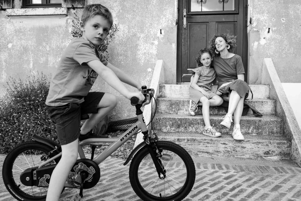 Photographe famille l'Arbresle - Rhône - photos spontanées vivantes